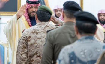 أمير الحدود الشمالية يستقبل المهنئين بشهر رمضان