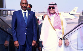 رئيس مجلس السيادة السوداني يصل إلى جدة