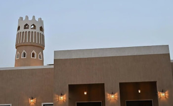 مشروع الأمير محمد بن سلمان لتطوير المساجد التاريخية يُعالج مواد الترميم الحديثة بمسجد الزبير بن العوام ويُعيد له أصالته