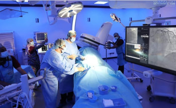 مستشفى الدكتور سليمان الحبيب بالخبر ينقذ حياة سبعيني بعملية قسطرة قلبية متقدمة