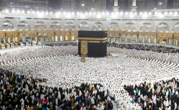 شرفاً وعبادة.. 5 مجالات تطوعية في المسجد الحرام خلال رمضان