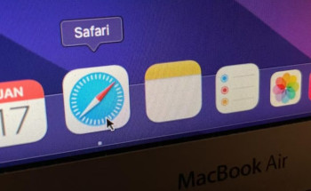 “أبل” تصدر تحديثاً لهواتف “آيفون” وحواسيب “ماك” لإصلاح “ثغرة أمنية” سمحت بهجوم متطوّر للغاية