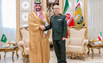 سمو وزير الدفاع يلتقي رئيس هيئة الأركان العامة للقوات المسلحة الإيرانية