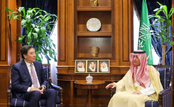 وزير الدولة للشؤون الخارجية يستقبل المبعوث الخاص للحكومة الصينية لقضية الشرق الأوسط