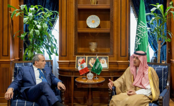 وزير الدولة للشؤون الخارجية يستقبل وزير خارجية البيرو