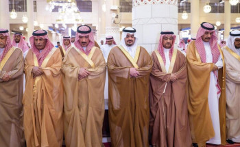 أمير منطقة الرياض ونائبه يؤديان صلاة الميت على صاحب السمو الأمير ناصر بن فهد بن عبدالله بن سعود بن فرحان آل سعود
