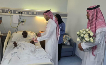 بلدية الدمام تعايد مسؤولو ومرضى مستشفى الملك فهد بالدمام