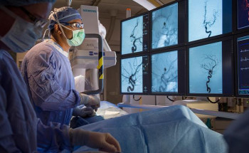 في إنجاز طبي خلال العيد.. مجمع الدمام ينقذ مريضة من نزيف يهدد حياتها