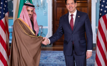 وزير الخارجية يلتقي وزير الخارجية الأمريكي ويستعرضان العلاقات الإستراتيجية بين البلدين الصديقين