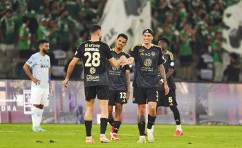 الأهلي يمطر شباك الفيحاء بخمسة أهداف