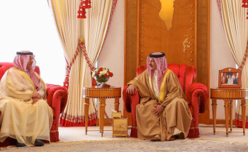ملك البحرين يستقبل وزير التعليم