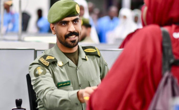 جوازات مطار الأمير محمد بن عبدالعزيز بالمدينة المنورة تستقبل أولى رحلات ضيوف الرحمن القادمين من جمهورية النيجر لأداء فريضة الحج لهذا العام 1446هـ