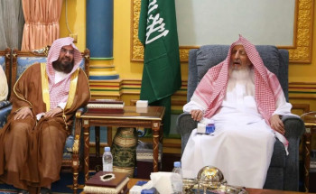 سماحة مفتي عام المملكة يستقبل رئيس الشؤون الدينية بالحرمين وأئمة الحرم