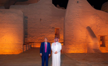 سمو ولي العهد يصطحب الرئيس الأمريكي في جولة بحي الطريف التاريخي في الدرعية