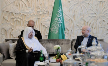 رئيس مجلس الشورى يستقبل نظيره الإيراني