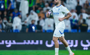 الهلال يقلب الطاولة ويفوز على الفتح بأربعة أهداف مقابل ثلاثة