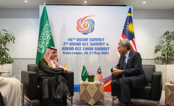 وزير الخارجية يلتقي وزير خارجية ماليزيا