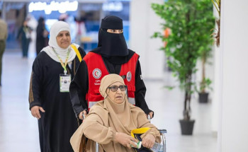 المتطوعون بمنفذ جديدة عرعر.. جهود متكاملة لخدمة ضيوف الرحمن