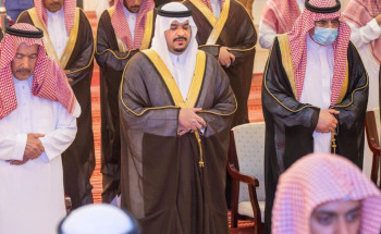 نائب أمير منطقة الرياض يؤدي صلاة الميت على الأمير فيصل بن خالد بن سعود
