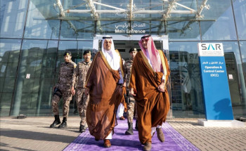 الأمير عبدالعزيز بن سعود يتابع سير العمل في مركز العمليات والتحكم بقطار المشاعر المقدسة في مشعر عرفات