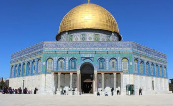 مئات المستوطنين يقتحمون المسجد الأقصى مجددًا