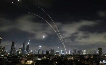 الحرس الثوري الإيراني يعلن استهداف قاعدة “العديد” الأمريكية في قطر بهجوم صاروخي