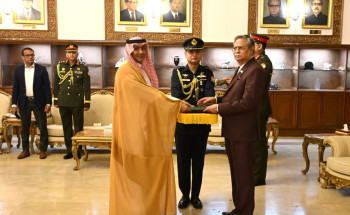 سفير خادم الحرمين الشريفين لدى جمهورية بنغلاديش يقدّم أوراق اعتماده لرئيس بنغلاديش