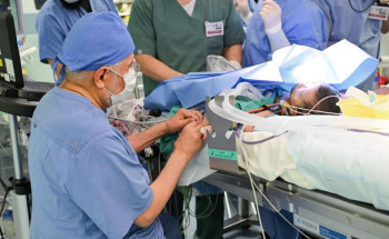 بدء عملية فصل التوأم السيامي السعودي “يارا ولارا” في الرياض