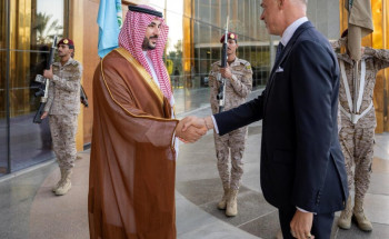 سمو وزير الدفاع يستقبل وزير الدفاع المجري