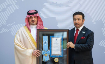 المنظمة الدولية للشرطة الجنائية تمنح الأمير عبدالعزيز بن سعود وسام “الإنتربول” من الطبقة العليا