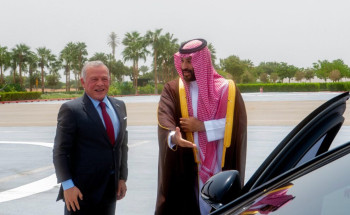 ملك الأردن يصل نيوم وسمو ولي العهد في مقدمة مستقبليه