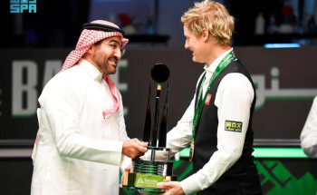 نائب وزير الرياضة يتوّج نيل روبرتسون بلقب بطولة الماسترز للسنوكر 2025