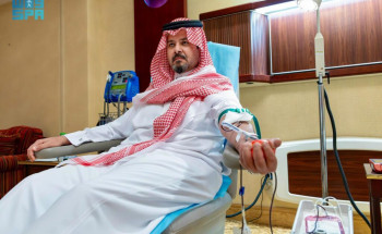 أمير منطقة المدينة المنورة يتبرع بالدم تفاعلًا مع الحملة الوطنية السنوية للتبرع بالدم التي أطلقها سمو ولي العهد