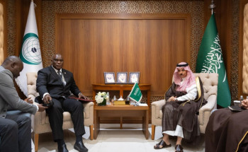 وزير الخارجية يلتقي وزير خارجية غامبيا، على هامش الدورة الاستثنائية الواحدة والعشرون لمجلس وزراء خارجية منظمة التعاون الإسلامي