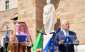 وزير الخارجية يلتقي وزير خارجية إيطاليا ويعقدان جلسة مباحثات رسمية
