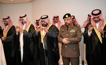 أمير منطقة جازان ونائبه يؤديان صلاة الغائب على سماحة المفتي العام للمملكة