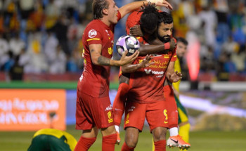 القادسية يكسب الخليج بهدفين لهدف في جولة عزنا بطبعنا