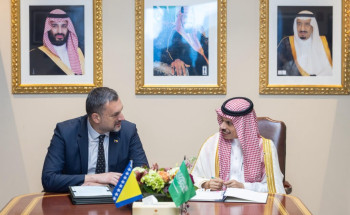 وزير الخارجية يلتقي وزير خارجية البوسنة والهرسك ويوقعان اتفاقية إعفاء متبادلة للجوازات الدبلوماسية والخاصة