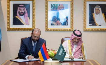 وزير الخارجية يلتقي وزير خارجية أرمينيا ويوقعان مذكرة تفاهم بشأن المشاورات السياسية