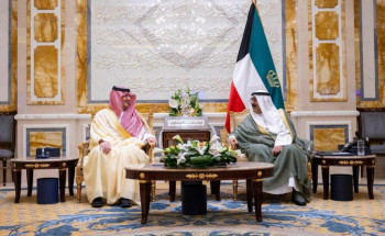 أمير دولة الكويت يستقبل الأمير عبدالعزيز بن سعود