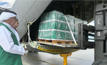 الطائرة الإغاثية السعودية الـ64 لإغاثة الشعب الفلسطيني في غزة تصل العريش