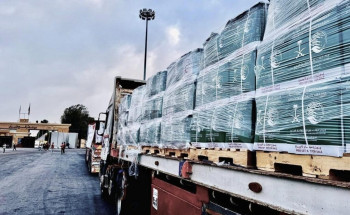 مساعدات إغاثية سعودية جديدة تعبر منفذ رفح متجهة إلى قطاع غزة مقدمة من مركز الملك سلمان للإغاثة