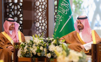 أمير منطقة المدينة المنورة يلتقي وزير السياحة