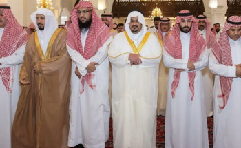 نائب أمير منطقة الرياض يؤدي صلاة الميت على والدة الشيخ الشبانات ووالدة الشيخ الخثلان