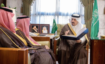 أمير منطقة الرياض يطَّلع على التقرير السنوي لأعمال الغرفة التجارية بالرياض