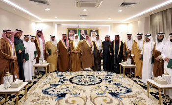 أمير نجران يُكرّم عددًا من المسهمين في دعم أعمال لجنة إطلاق سراح سجناء الحق الخاص “المعسرين” بالمنطقة