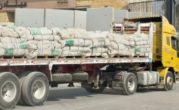 مساعدات إنسانية سعودية جديدة تعبر منفذ رفح متجهة إلى قطاع غزة مقدمة من مركز الملك سلمان للإغاثة