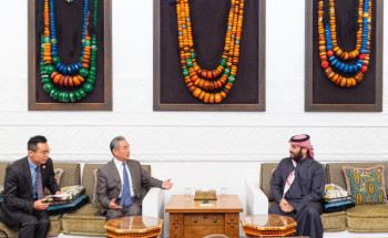 سمو ولي العهد يستقبل وزير خارجية جمهورية الصين الشعبية