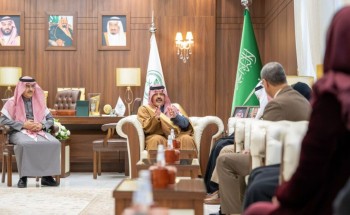 أمير حائل يستقبل وفد منظمة الصحة العالمية لتقييم حائل كمدينة صحية