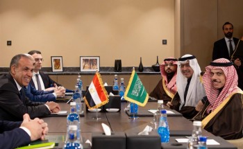 وزير الخارجية ووزير خارجية مصر يناقشان آخر التطورات الإقليمية والدولية